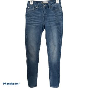 Levi’s Women’s Size 27 Blue Skinny Jeans